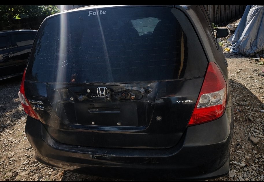 Tampa traseira do Honda Fit com vidro 2003 até 2008